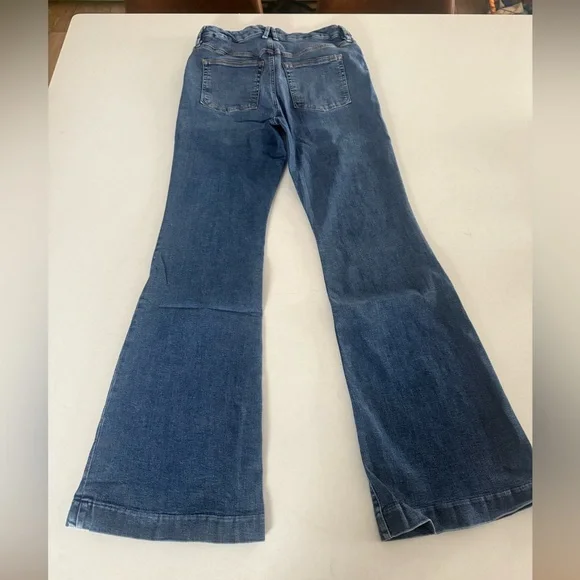 Good American Flare Jeans - Picture 2 of 4